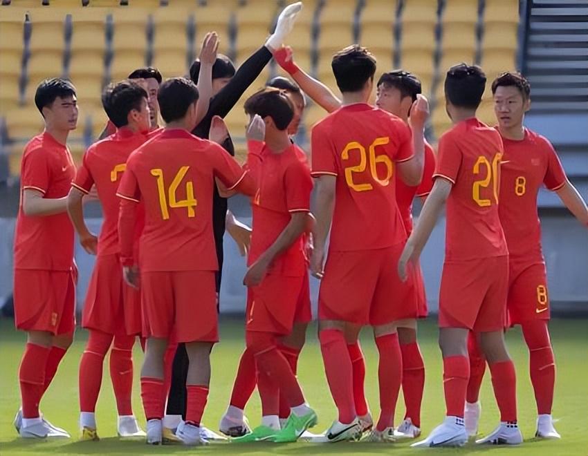 乐鱼官网-U23国足踢泰国首发预测！蒯纪闻首次以主力身份出战，王钰栋替补